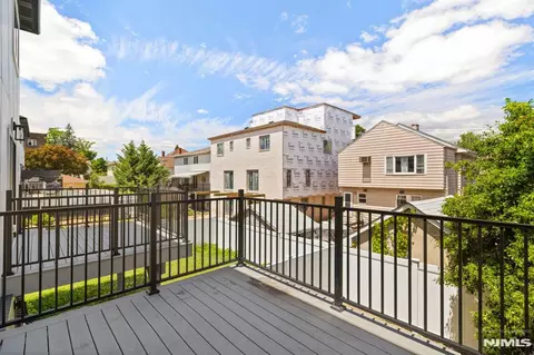Exterior - 229 Wayne Ave, Cliffside Park, NJ 07010 photo 6 of 6