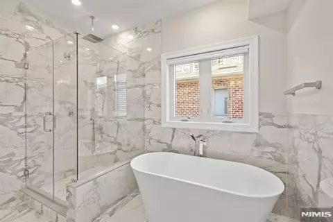 Bath - 229 Wayne Ave, Cliffside Park, NJ 07010 photo 2 of 5
