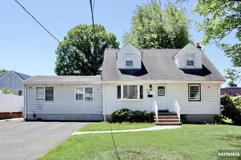71 Lexington Ave, Dumont, NJ 07628