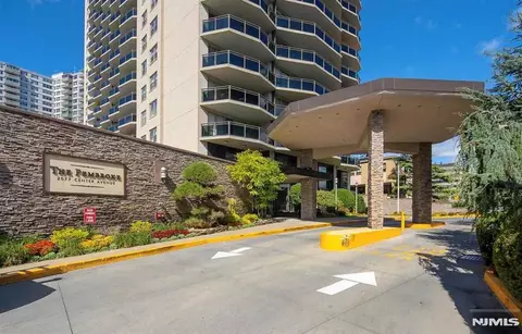 2077 Center Ave, Fort Lee, NJ 07024