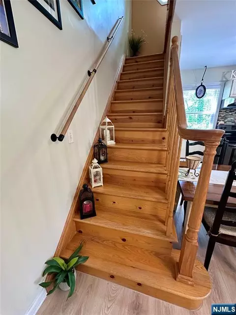 Entry Way - 13 Oak St, Haskell, NJ 07420 photo 1 of 3