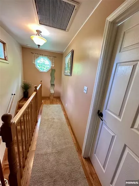 Entry Way - 13 Oak St, Haskell, NJ 07420 photo 3 of 4