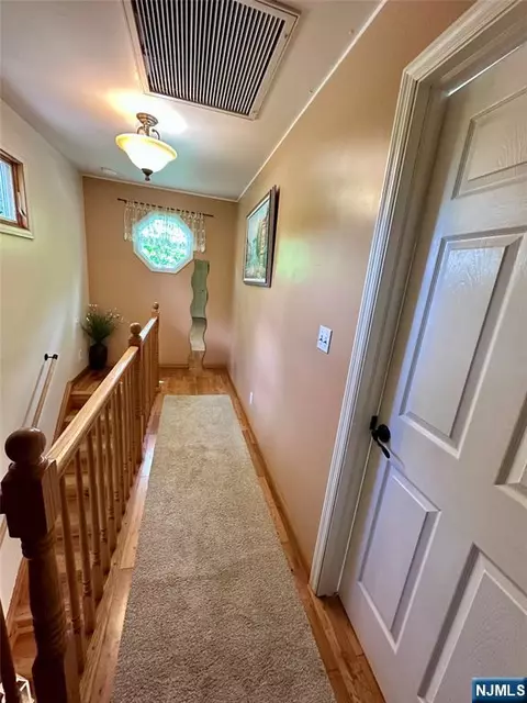 Entry Way - 13 Oak St, Haskell, NJ 07420 photo 2 of 3