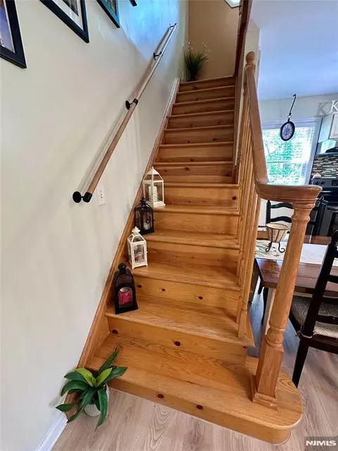 Entry Way - 13 Oak St, Haskell, NJ 07420 photo 1 of 4