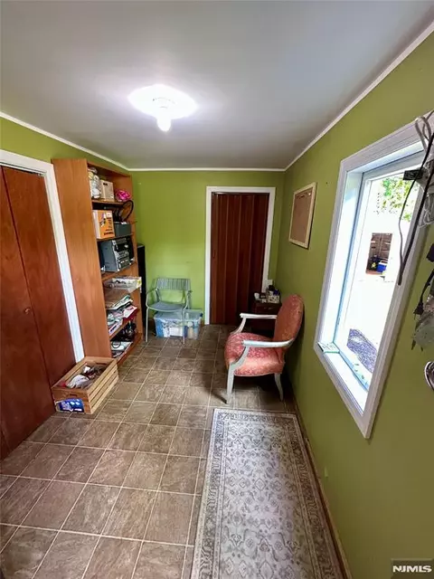 Entry Way - 13 Oak St, Haskell, NJ 07420 photo 4 of 4