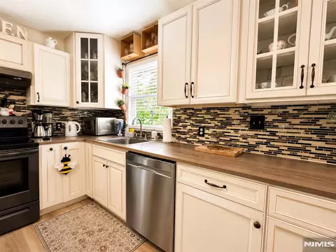 Kitchen - 13 Oak St, Haskell, NJ 07420 photo 2 of 4