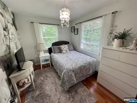 Bedroom - 13 Oak St, Haskell, NJ 07420 photo 3 of 4