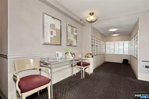 Entry Way - 160 Overlook Ave #2D, Hackensack, NJ 07601 photo 1 of 2