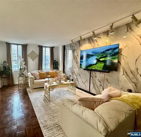 Living - 160 Overlook Ave #2D, Hackensack, NJ 07601 photo 4 of 5