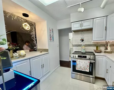 Kitchen - 160 Overlook Ave #2D, Hackensack, NJ 07601 photo 1 of 3