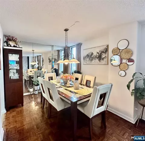 Dining - 160 Overlook Ave #2D, Hackensack, NJ 07601 photo 2 of 2