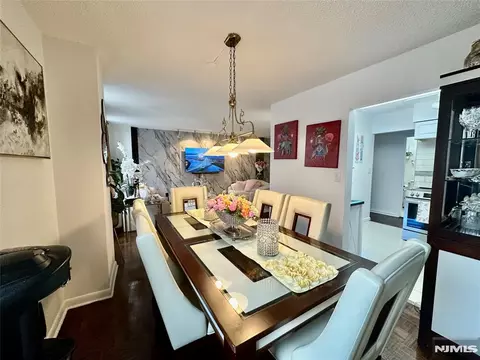 Dining - 160 Overlook Ave #2D, Hackensack, NJ 07601 photo 3 of 3