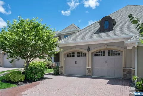 75 Windsor Ln, Ramsey, NJ 07446