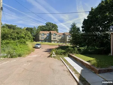 66-68 Newton Pl #C0017, Irvington, NJ 07111