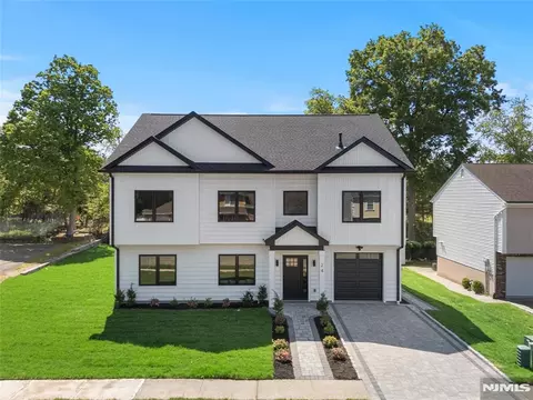 24 Richard Scott Ct, North Haledon, NJ 07508