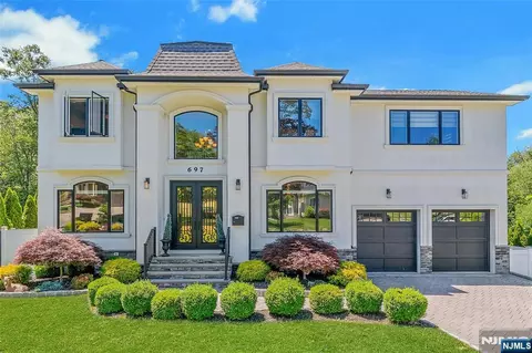 697 Terrace Dr, Paramus, NJ 07652