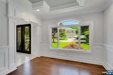 Entry Way - 697 Terrace Dr, Paramus, NJ 07652 photo 4 of 7