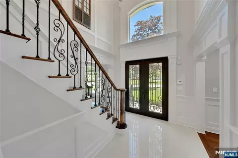 Entry Way - 697 Terrace Dr, Paramus, NJ 07652 photo 2 of 7