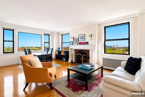 375 Mount Prospect #7DE, Newark, NJ 07104