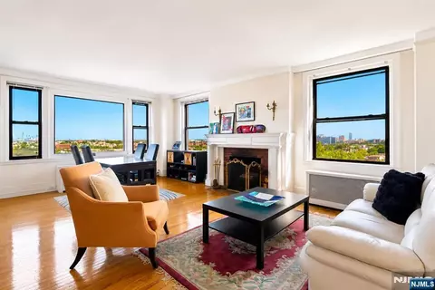 375 Mount Prospect #7DE, Newark, NJ 07104