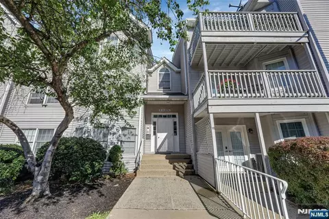 15 Crystal Ln #307, Paterson, NJ 07501
