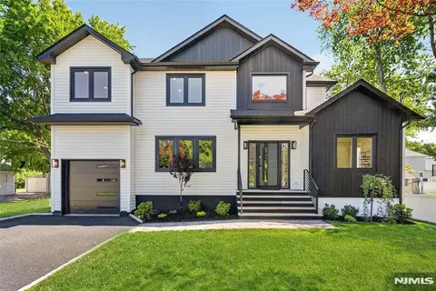 94 Parsippany Rd, Whippany, NJ 07981