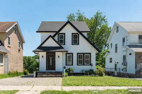 693 Chestnut, Teaneck, NJ 07666