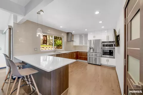 247 Glenwood Ave, Leonia, NJ 07605