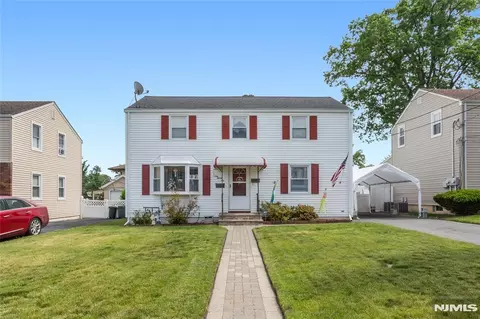 126 18th Ave, Elmwood Park, NJ 07407