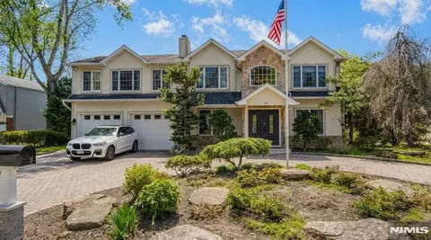 177 Engle St, Cresskill, NJ 07626