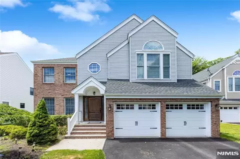 534 Alosio Dr, River Vale, NJ 07675