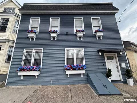 705 15th St, Newark, NJ 07103