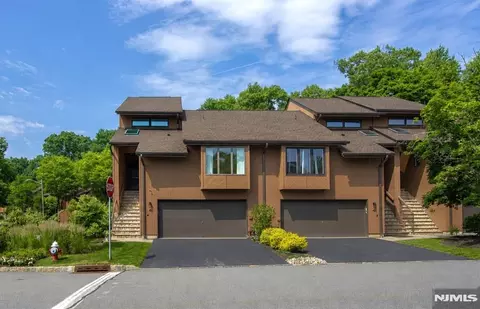 41 Sullivan Dr #4, West Orange, NJ 07052