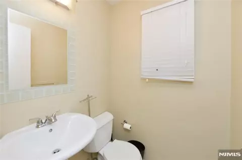 Bath - 85 Primrose Ln # B, Paramus, NJ 07652 photo 3 of 3