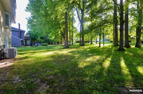 Exterior - 85 Primrose Ln # B, Paramus, NJ 07652 photo 3 of 3