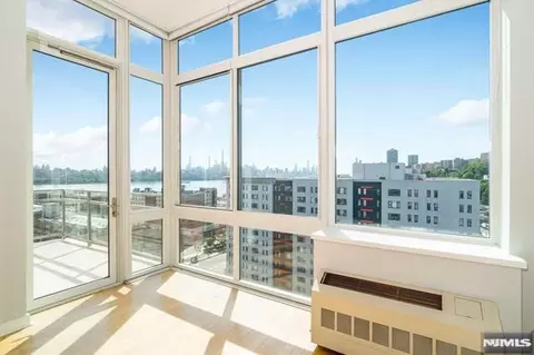 1807 Hudson Park, Edgewater, NJ 07020