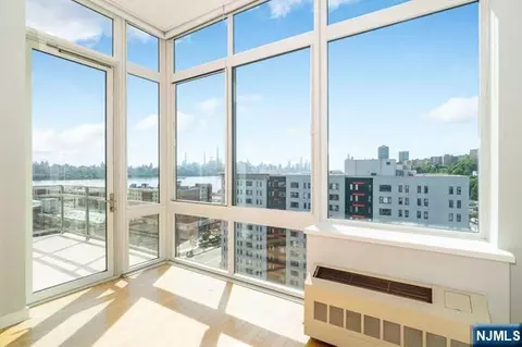 1807 Hudson Park, Edgewater, NJ 07020
