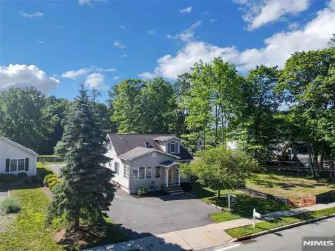 1093 Littleton Rd, Morris Plains, NJ 07950