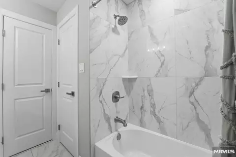 Bath - 20 Le Lamentin, Berkeley, NJ 08757 photo 2 of 3