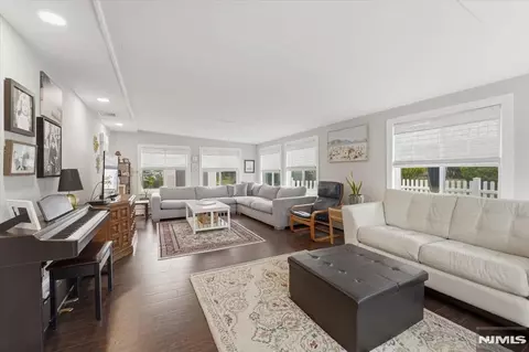 Living - 20 Le Lamentin, Berkeley, NJ 08757 photo 2 of 3