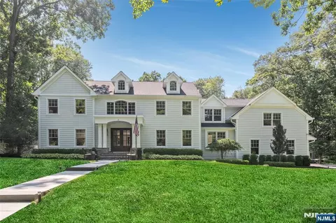 6 Butternut Rd, Allendale, NJ 07401