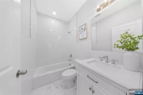 37 Devon Ter, Kearny, NJ 07032 photo 27
