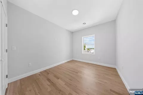 37 Devon Ter, Kearny, NJ 07032 photo 29