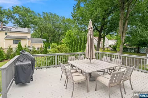 Exterior - 290 Mchenry Dr, Paramus, NJ 07652 photo 3 of 6