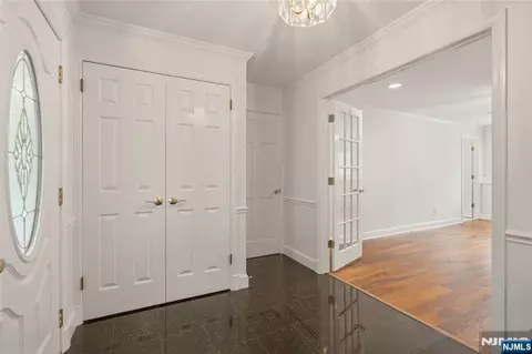 Entry Way - 290 Mchenry Dr, Paramus, NJ 07652 photo 2 of 4