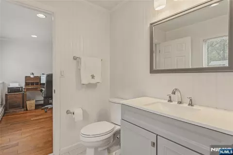 Bath - 290 Mchenry Dr, Paramus, NJ 07652 photo 2 of 3