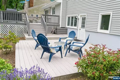 Exterior - 290 Mchenry Dr, Paramus, NJ 07652 photo 5 of 6