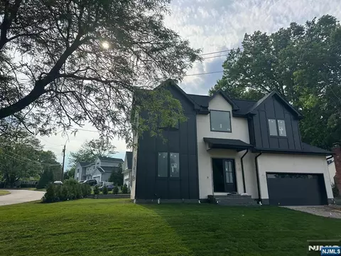 70 Carleton Rd, Cresskill, NJ 07626