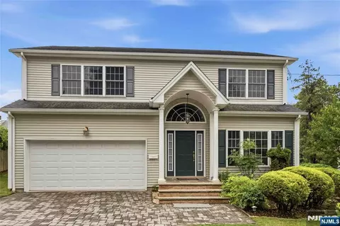 400 Paris Ave, Northvale, NJ 07647