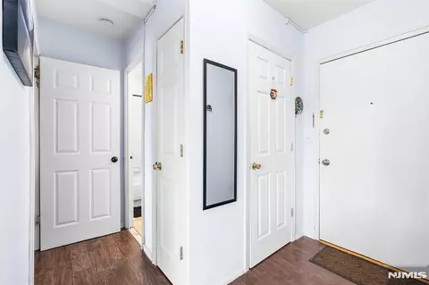 Entry Way - 25 Grand Ave #5D, Hackensack, NJ 07601 photo 4 of 4
